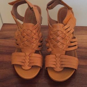 Comfortable Thick Heeled Sandals